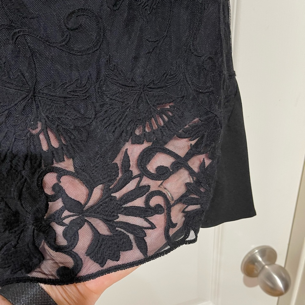 Laundry black sleeveless top - Picture 5 of 7